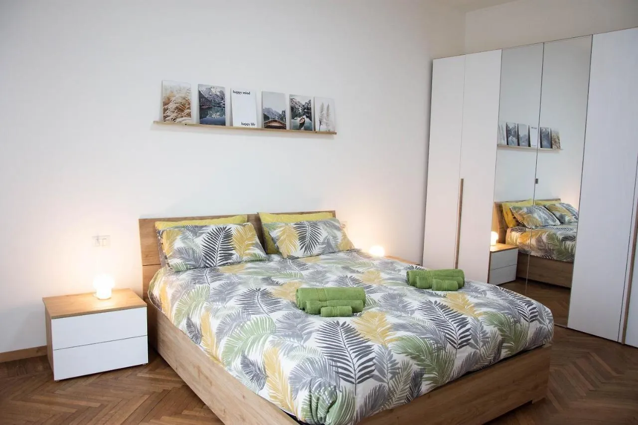Ca' Fiore - Self Check-In, Central & Modern Apartment Como 0*,  Italy