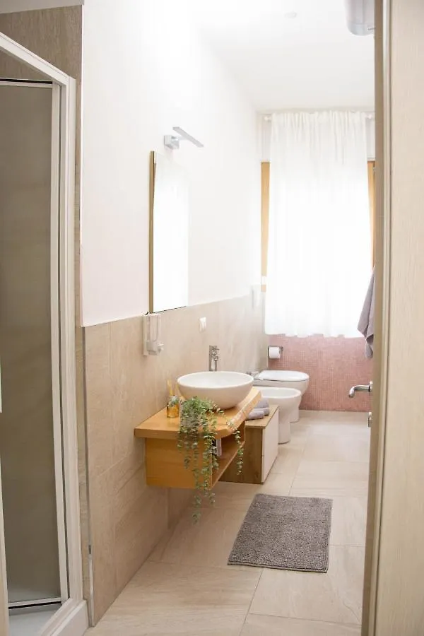 Ca' Fiore - Self Check-In, Central & Modern Apartment Como Italy