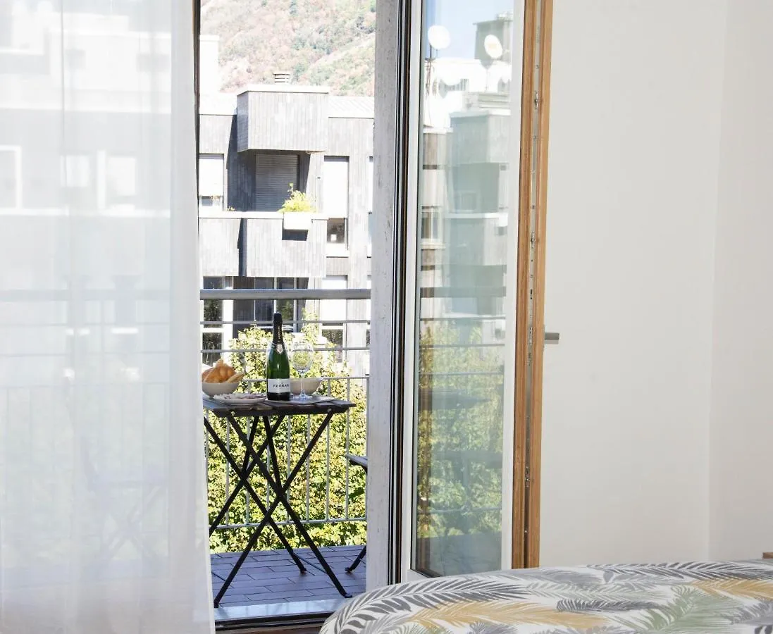 Ca' Fiore - Self Check-In, Central & Modern Apartment Como