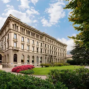 Ξενοδοχείο Palace, Όπως